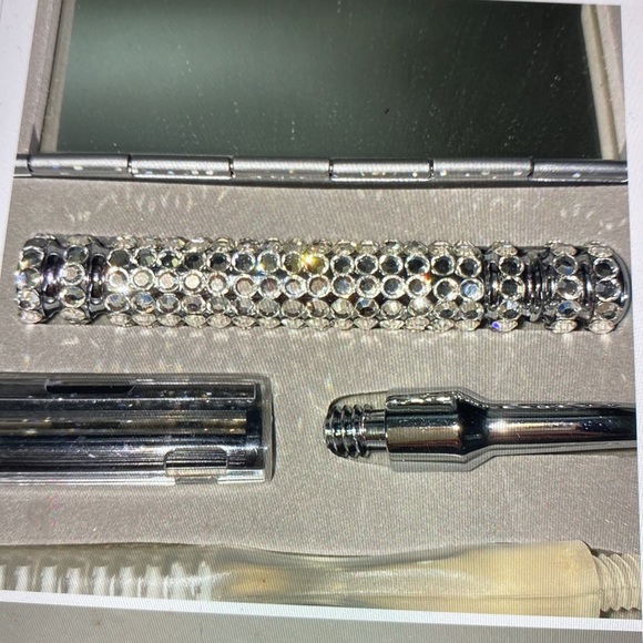 New jeweled travel set tooth brush shaver set - Picture 3 of 4